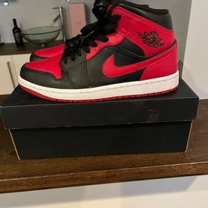 Jordan 1 Retro Mid